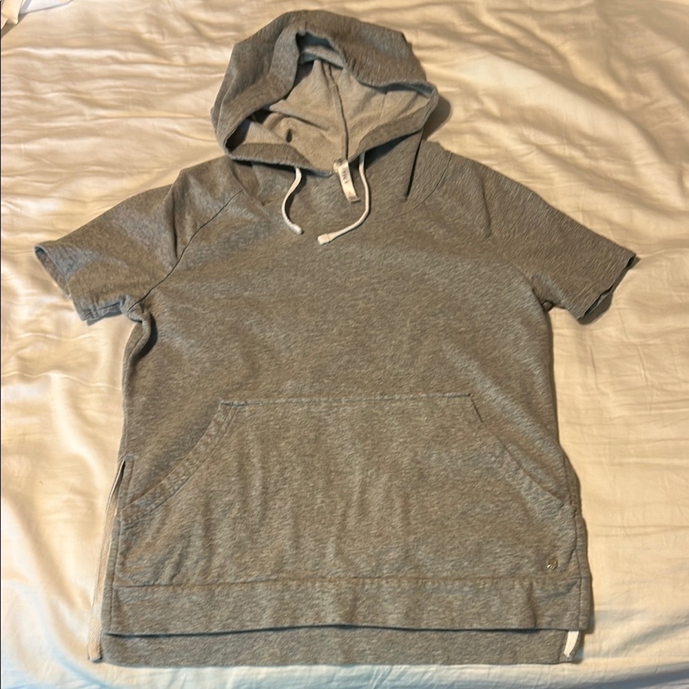 Fabletics Gray Short Sleeve Hoodie with Pocket - S